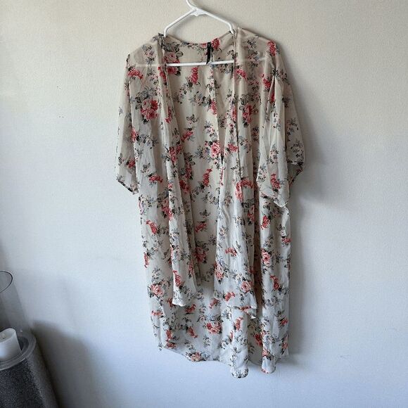 Floral OSFA Lightweight Kimono - Picture 2 of 4